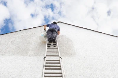 Peinture extérieure à la Valla-sur-Rochefort — façades et ravalement